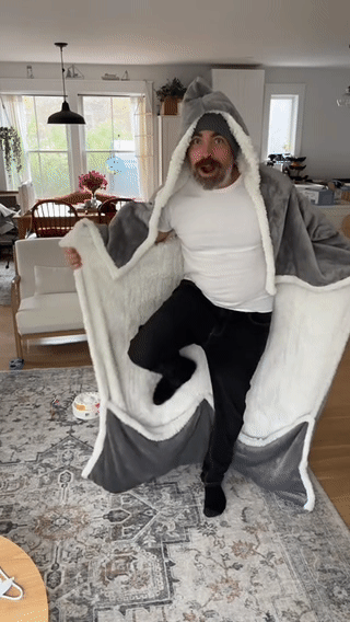 Thermoven EmberRobe™ – Ultra-Plush Hooded Wearable Blanket